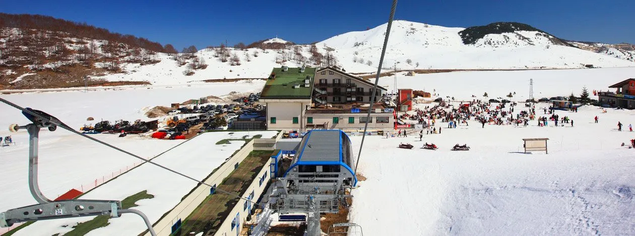 Seggiovia di Pizzalto sulle piste innevate